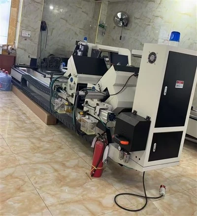 Gergaji Pemotong Aluminium Kepala Ganda 550 CNC